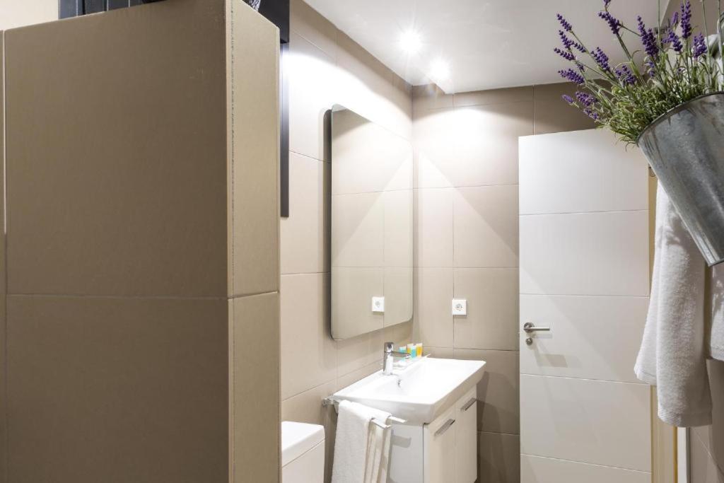 Atrivm San Julian Apartment Sevilla Buitenkant foto